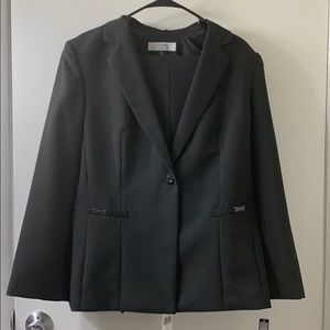 Tahari Size 16 Suit, blazer and pant